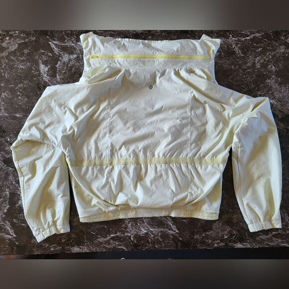 Lululemon Size 4 Light Yellow Hood-Lite Jacket - Picture 4 of 6